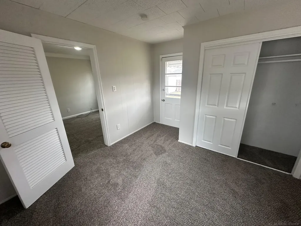 22046 Cushing Avenue Eastpointe City MI 48021