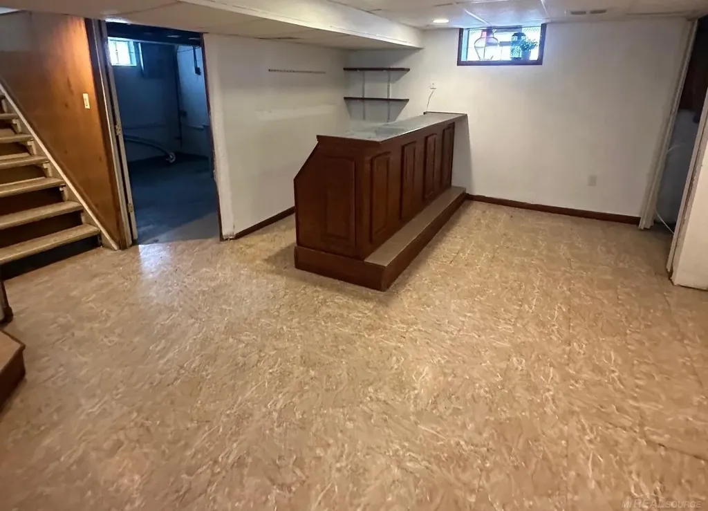 22046 Cushing Avenue Eastpointe City MI 48021