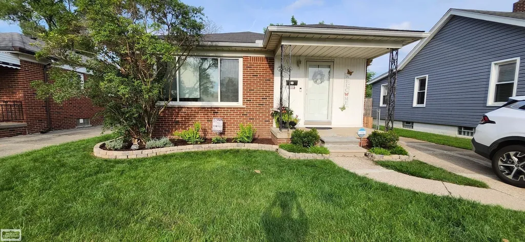 23814 Cushing Street Eastpointe City MI 48021