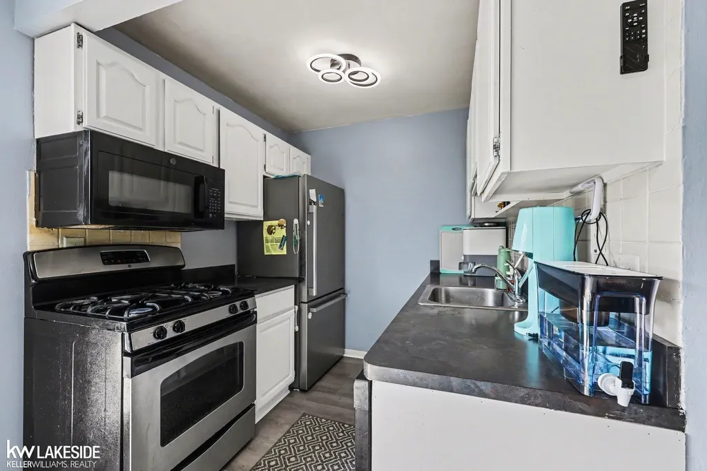 11518 Messmore Road Utica City MI 48317