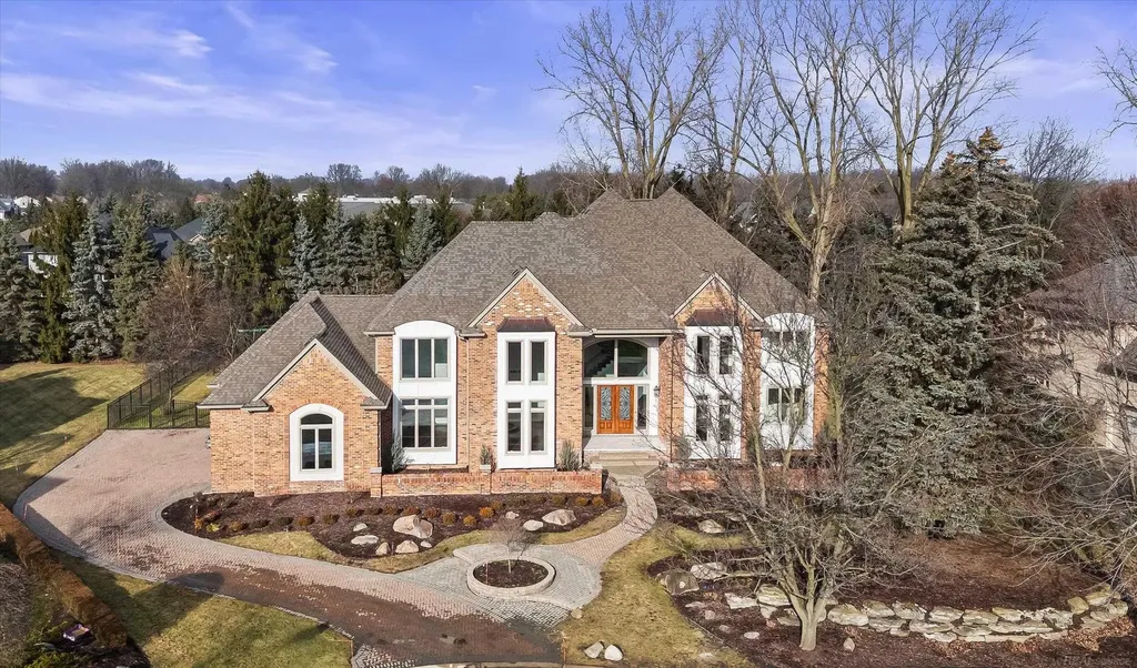 19790 Westchester Drive Clinton Charter Township MI 48038