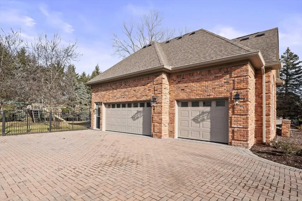 19790 Westchester Drive Clinton Charter Township MI 48038