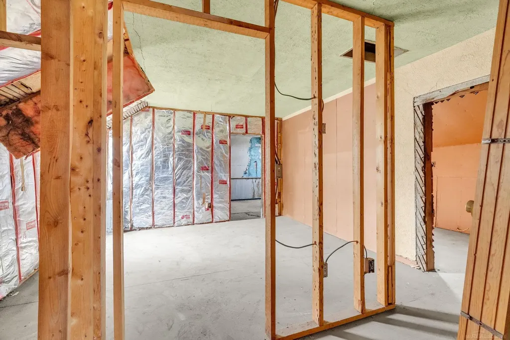 33 N Howard Street Croswell City MI 48422