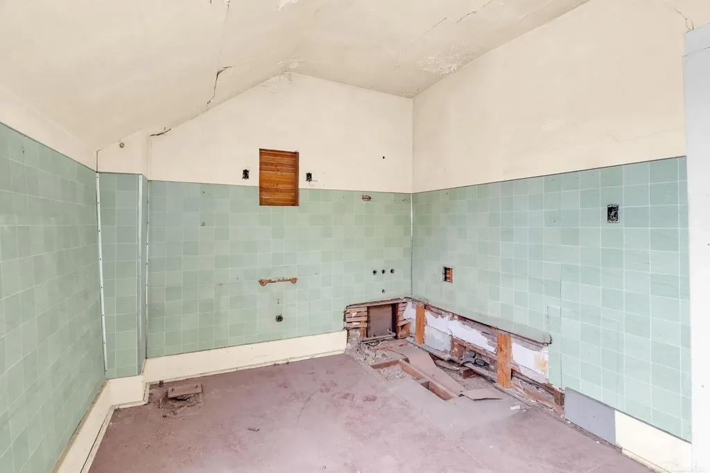 33 N Howard Street Croswell City MI 48422