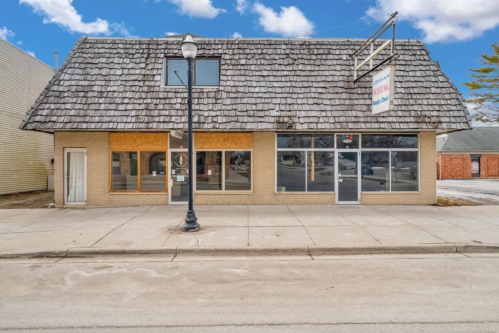 33 N Howard Street Croswell City MI 48422