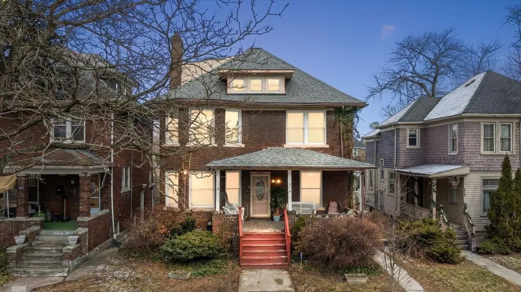 309 Melbourne Street Detroit City MI 48202