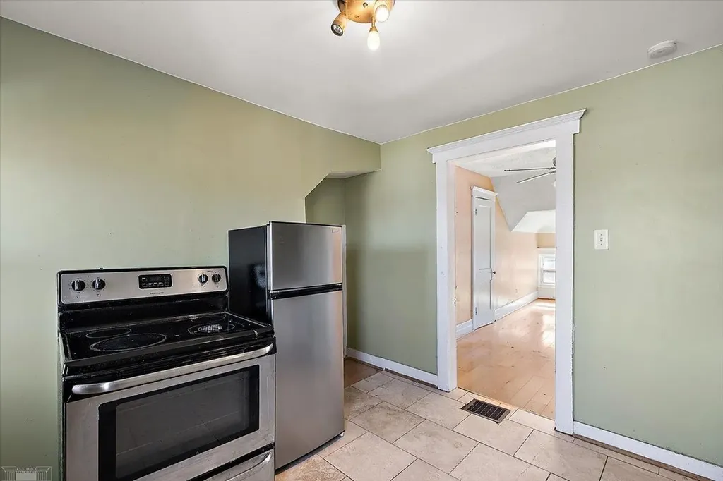 309 Melbourne Street Detroit City MI 48202