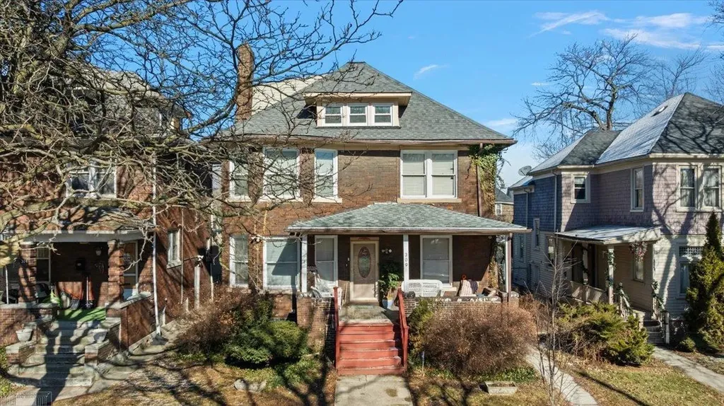 309 Melbourne Street Detroit City MI 48202