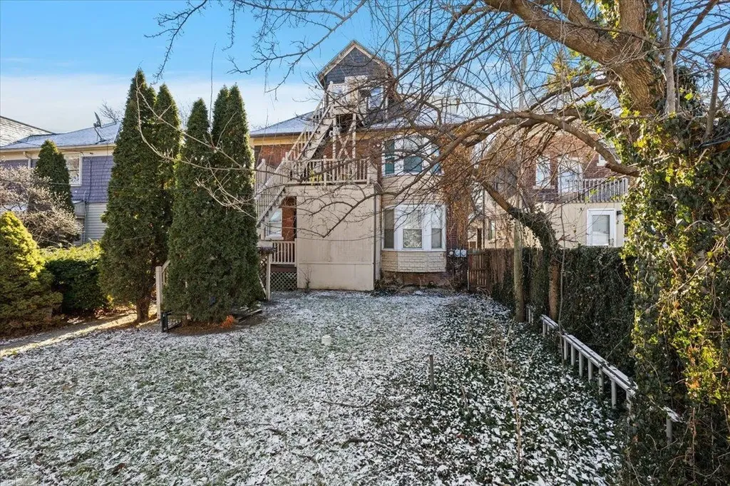 309 Melbourne Street Detroit City MI 48202