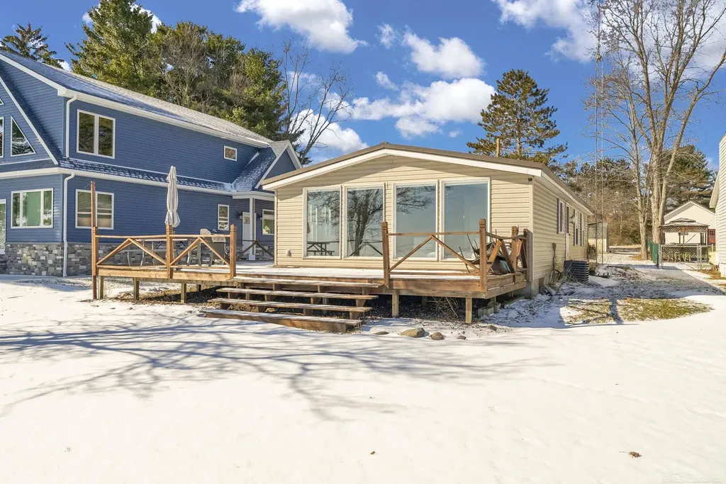 8723 Lakeshore Road Worth Township MI 48450