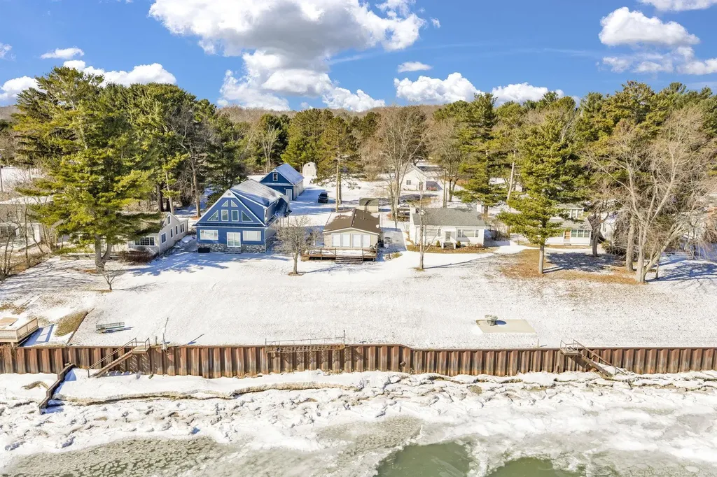 8723 Lakeshore Road Worth Township MI 48450