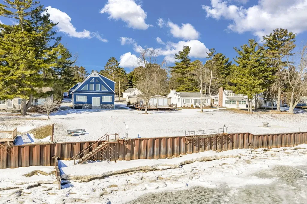 8723 Lakeshore Road Worth Township MI 48450