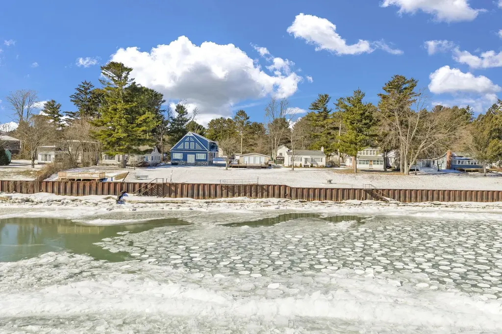 8723 Lakeshore Road Worth Township MI 48450