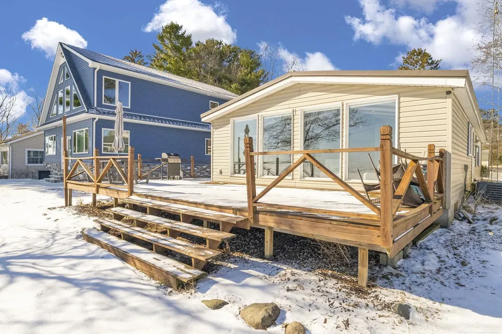8723 Lakeshore Road Worth Township MI 48450