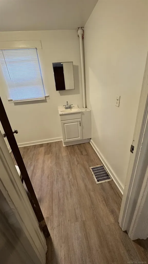 59 E Burdick Street Oxford Charter Township MI 48371