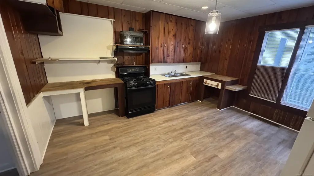 59 E Burdick Street Oxford Charter Township MI 48371