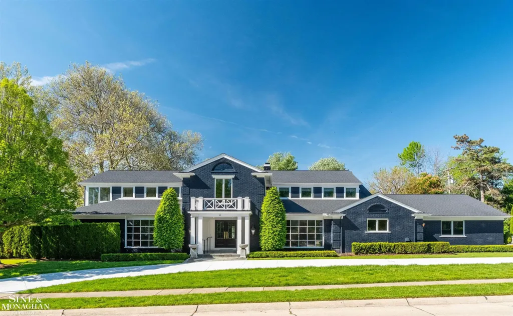 89 Lake Shore Road Grosse Pointe Farms City MI 48236