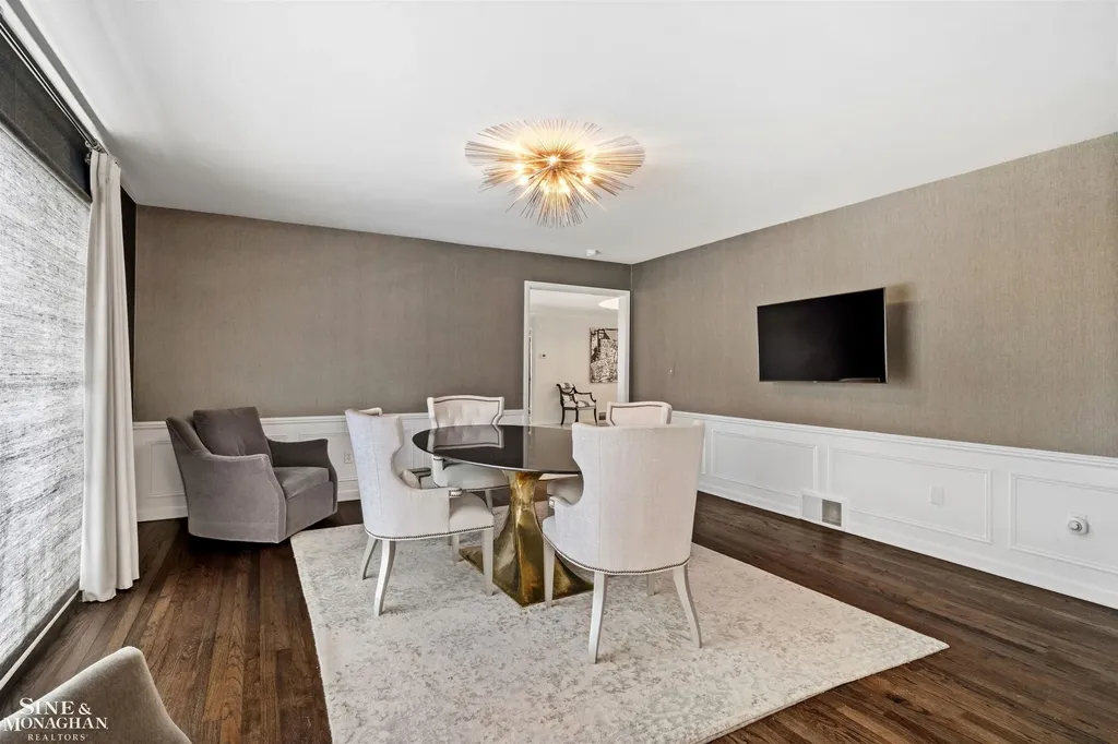 89 Lake Shore Road Grosse Pointe Farms City MI 48236