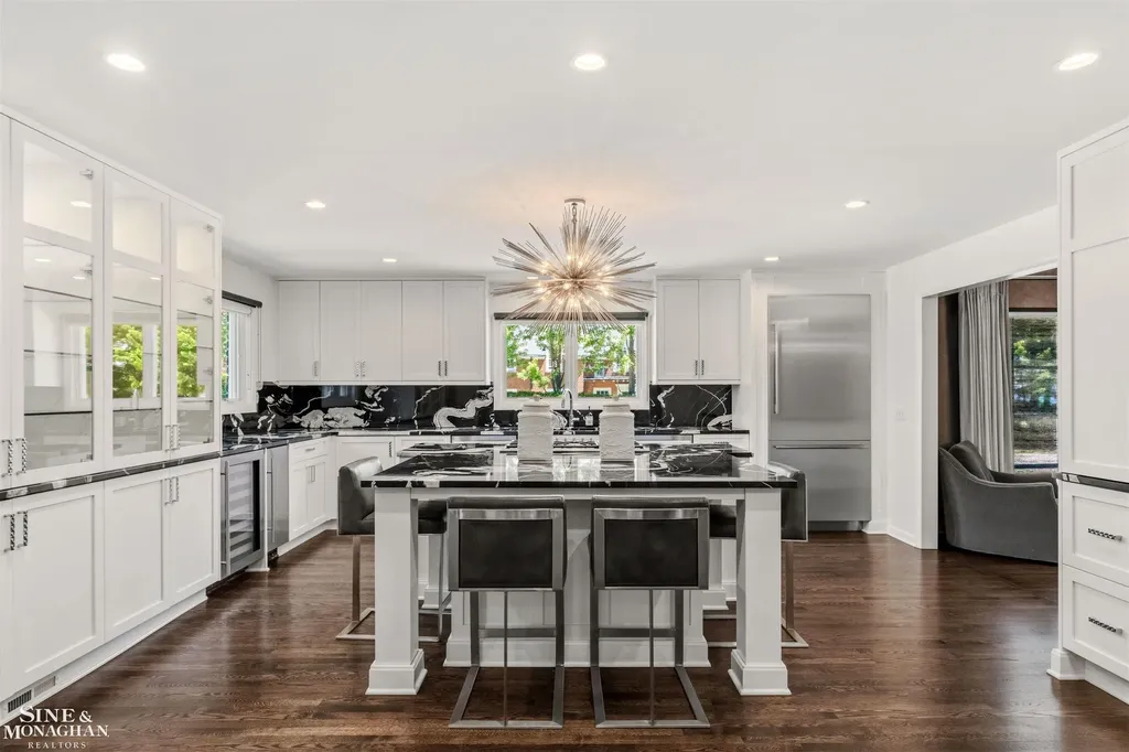 89 Lake Shore Road Grosse Pointe Farms City MI 48236
