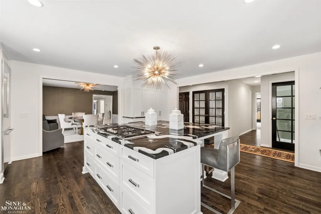 89 Lake Shore Road Grosse Pointe Farms City MI 48236