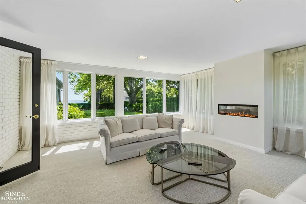 89 Lake Shore Road Grosse Pointe Farms City MI 48236