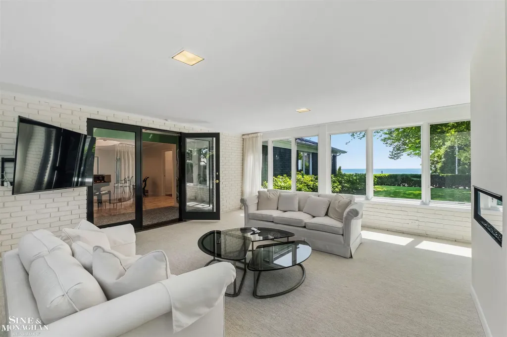 89 Lake Shore Road Grosse Pointe Farms City MI 48236