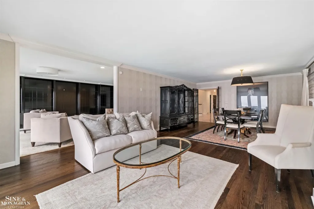 89 Lake Shore Road Grosse Pointe Farms City MI 48236