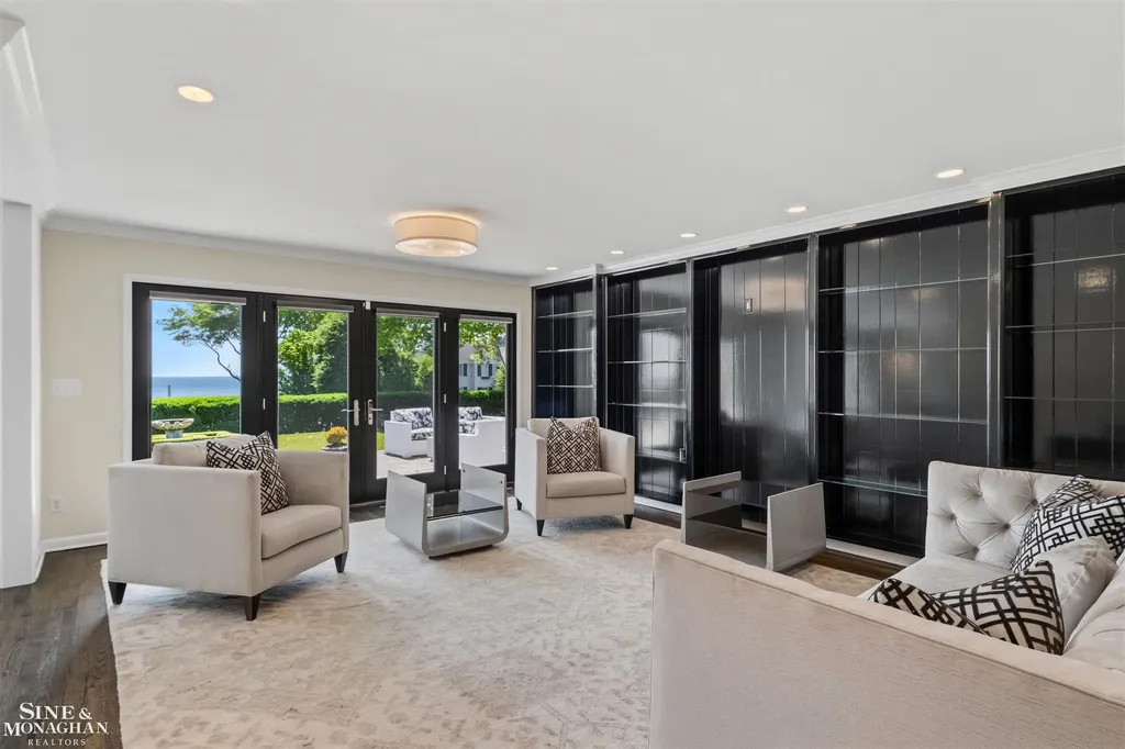 89 Lake Shore Road Grosse Pointe Farms City MI 48236