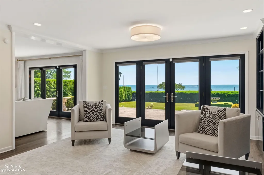 89 Lake Shore Road Grosse Pointe Farms City MI 48236
