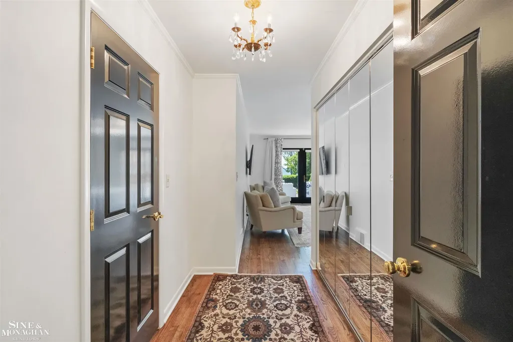 89 Lake Shore Road Grosse Pointe Farms City MI 48236