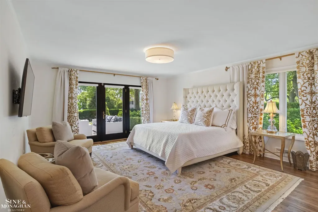89 Lake Shore Road Grosse Pointe Farms City MI 48236