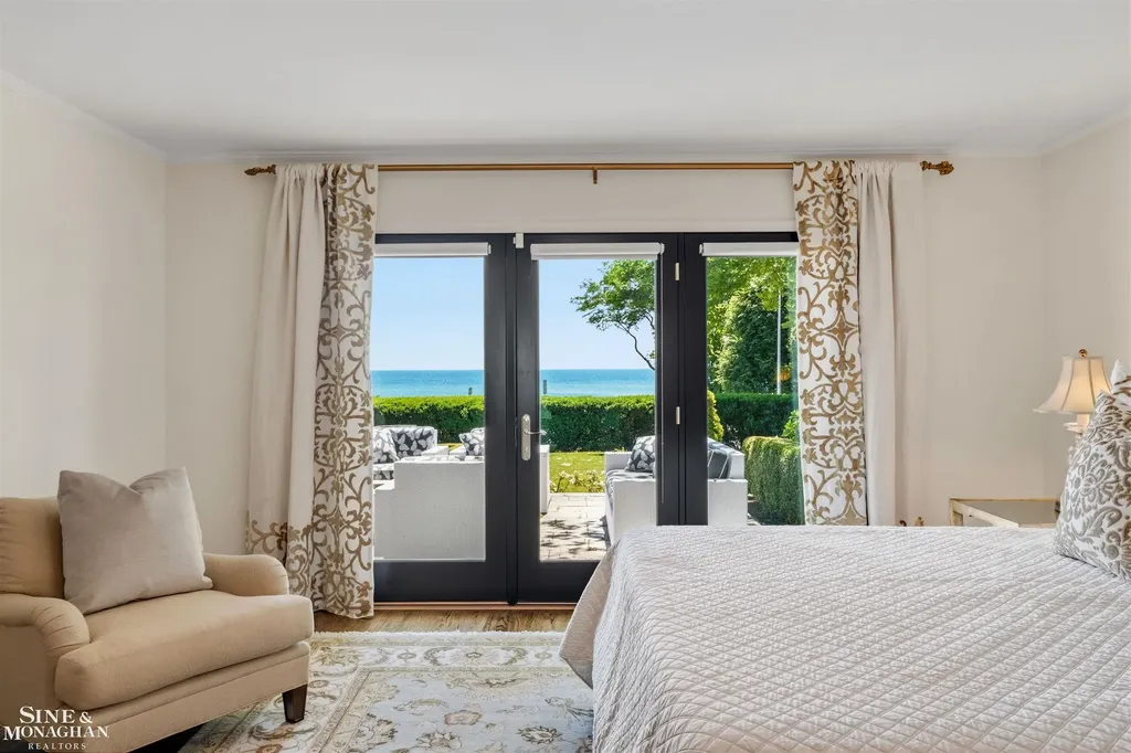 89 Lake Shore Road Grosse Pointe Farms City MI 48236