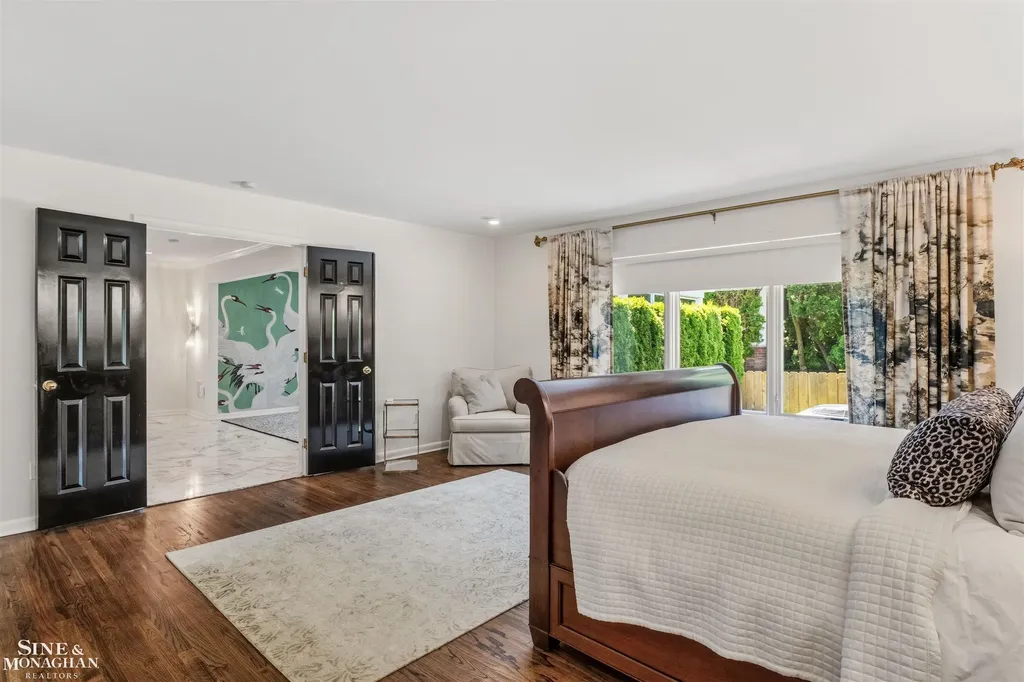 89 Lake Shore Road Grosse Pointe Farms City MI 48236