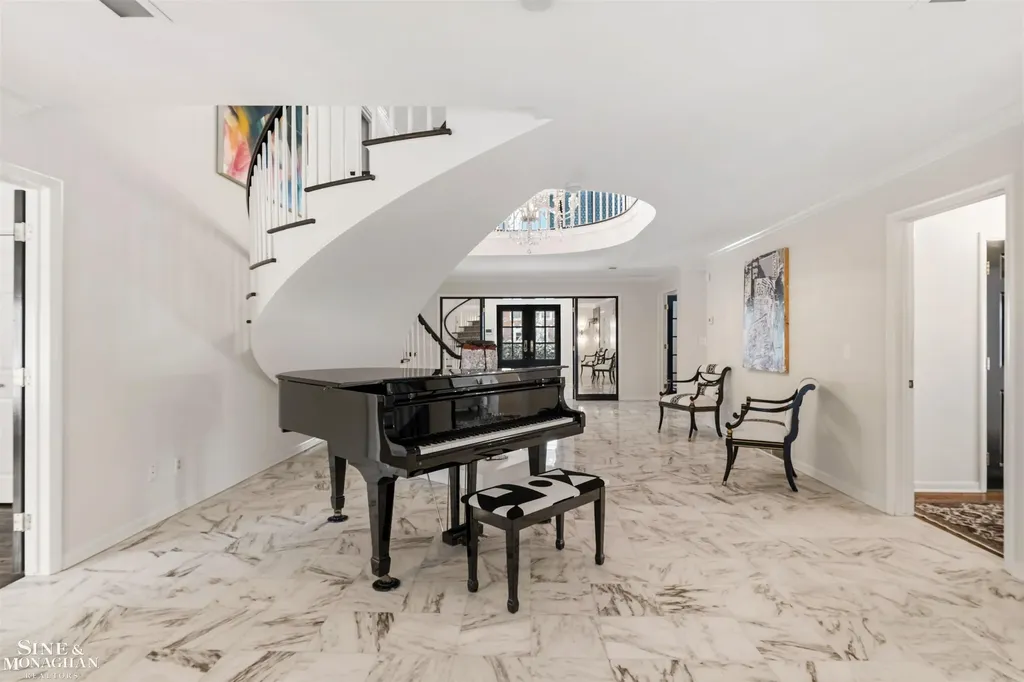 89 Lake Shore Road Grosse Pointe Farms City MI 48236