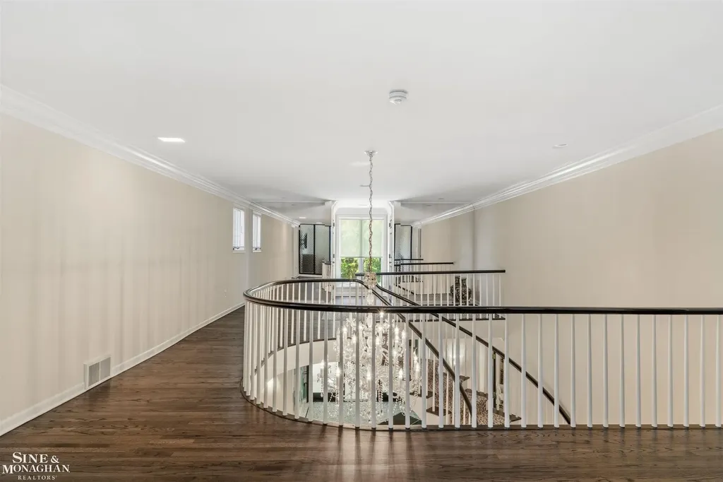 89 Lake Shore Road Grosse Pointe Farms City MI 48236