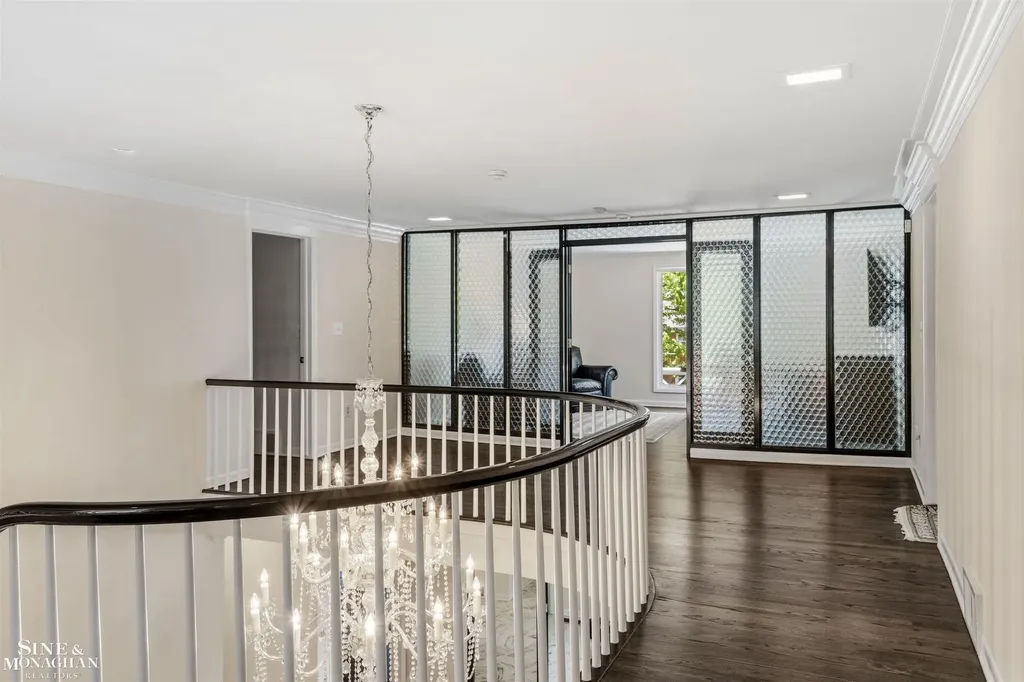 89 Lake Shore Road Grosse Pointe Farms City MI 48236