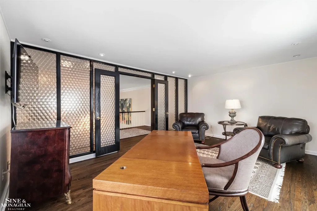 89 Lake Shore Road Grosse Pointe Farms City MI 48236