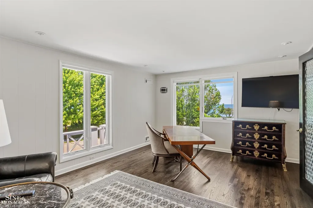 89 Lake Shore Road Grosse Pointe Farms City MI 48236