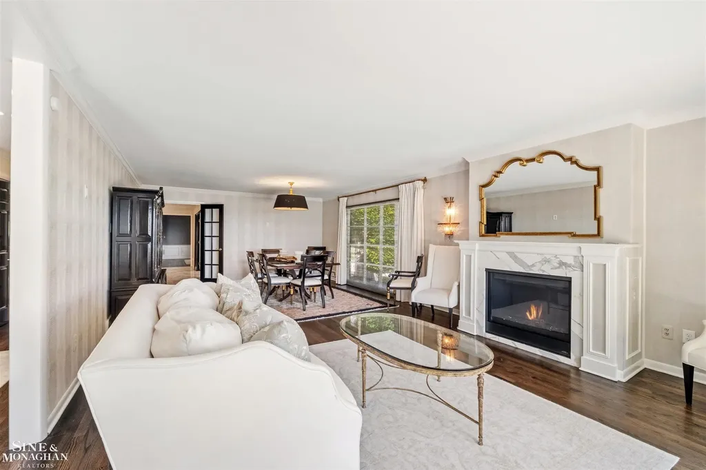 89 Lake Shore Road Grosse Pointe Farms City MI 48236