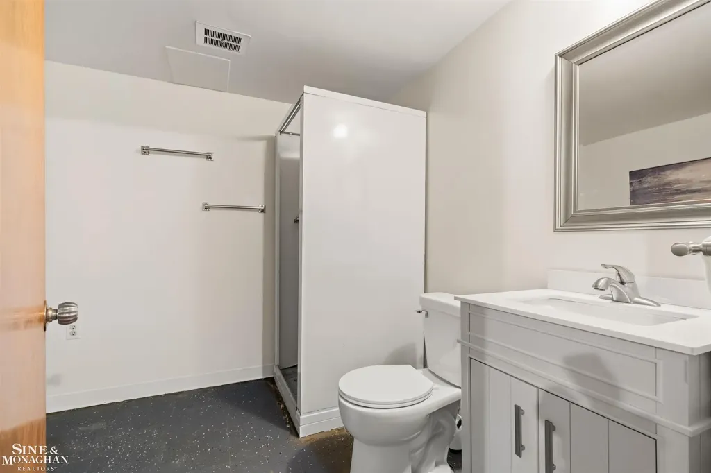 89 Lake Shore Road Grosse Pointe Farms City MI 48236