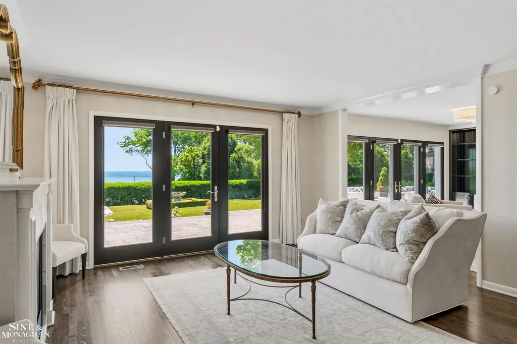 89 Lake Shore Road Grosse Pointe Farms City MI 48236