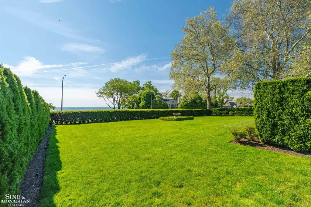89 Lake Shore Road Grosse Pointe Farms City MI 48236