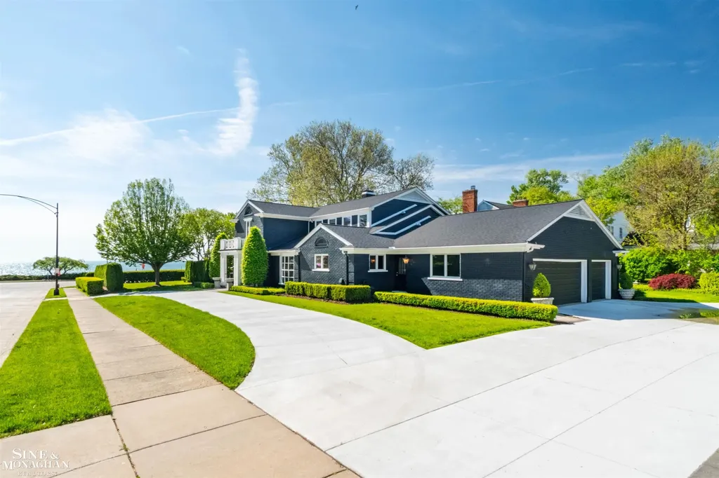 89 Lake Shore Road Grosse Pointe Farms City MI 48236