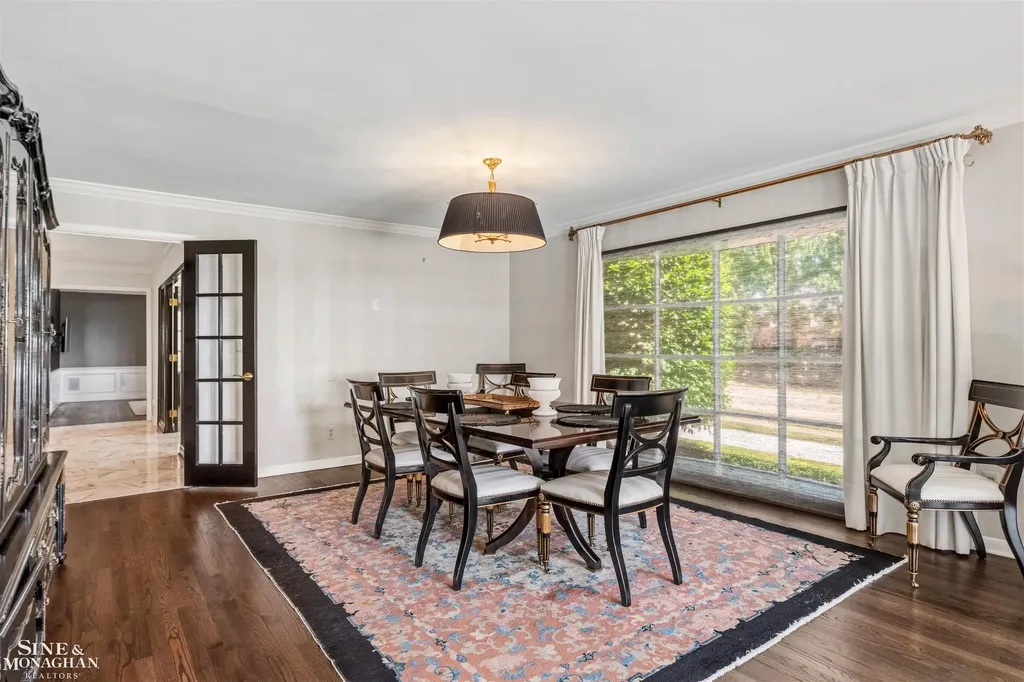 89 Lake Shore Road Grosse Pointe Farms City MI 48236