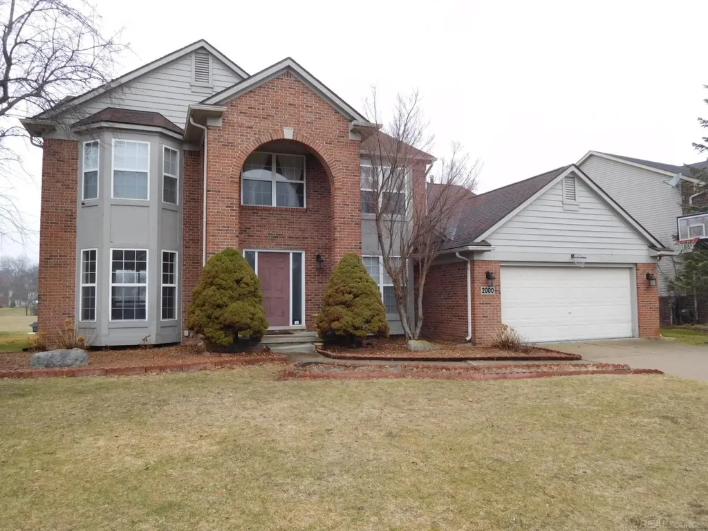 2000 Twin Sun Circle Commerce Charter Township MI 48390