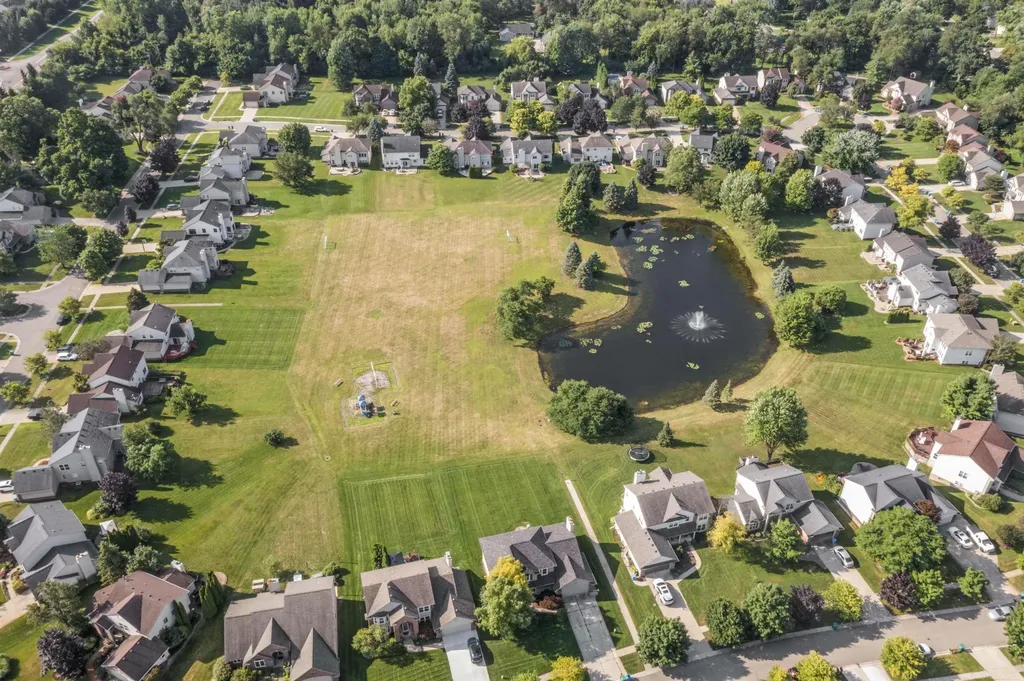 2000 Twin Sun Circle Commerce Charter Township MI 48390
