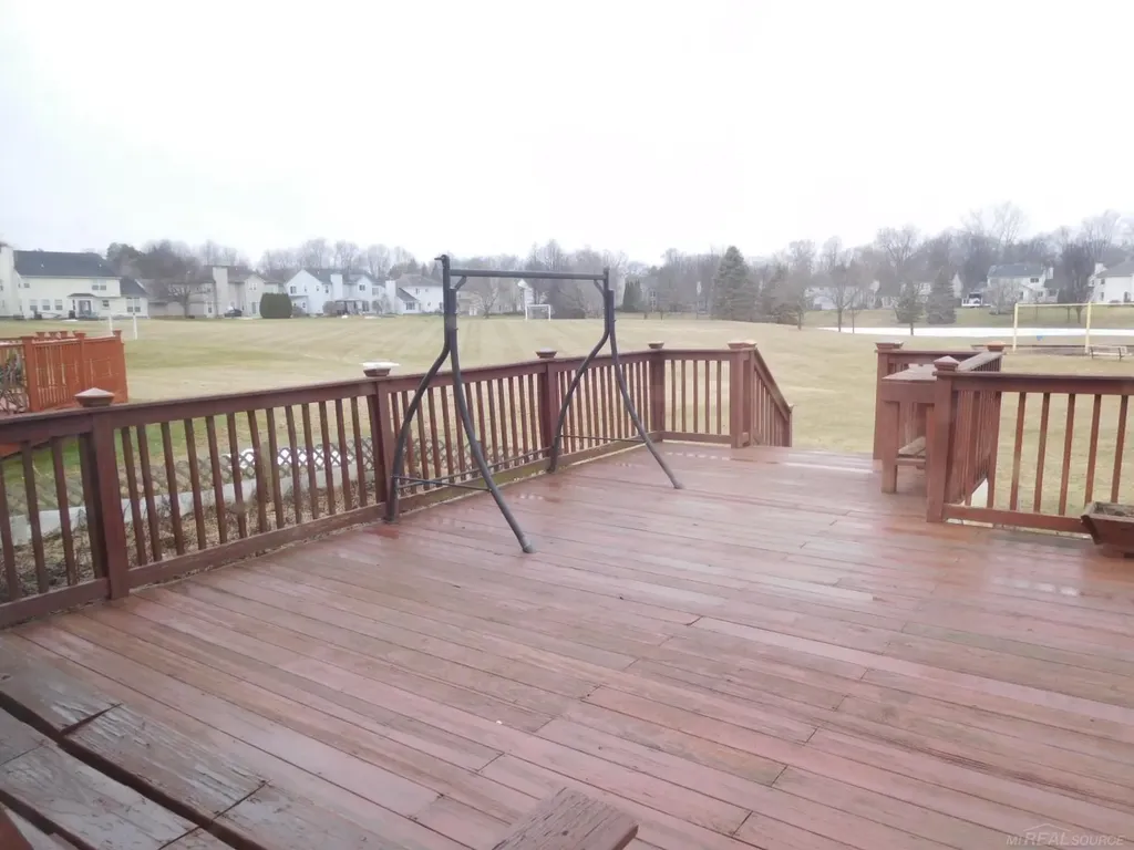 2000 Twin Sun Circle Commerce Charter Township MI 48390