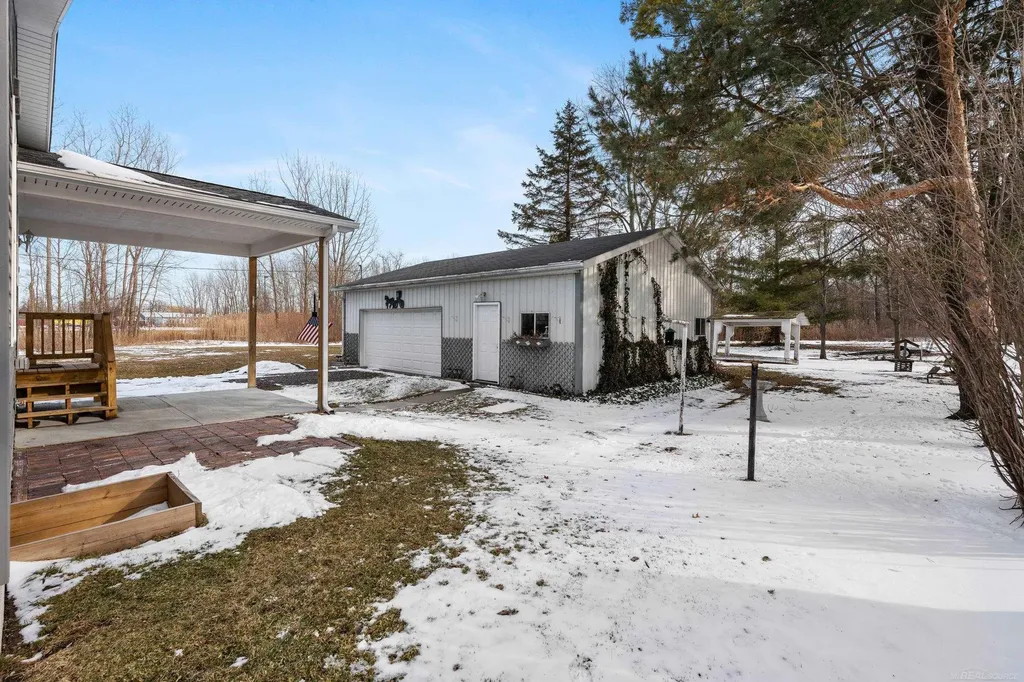 3012 Howard Street Port Huron Charter Township MI 48060