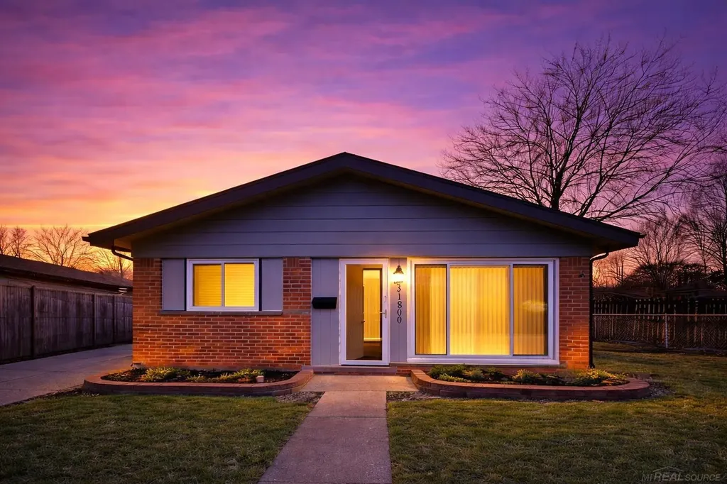 31800 Briar Lane St. Clair Shores City MI 48082