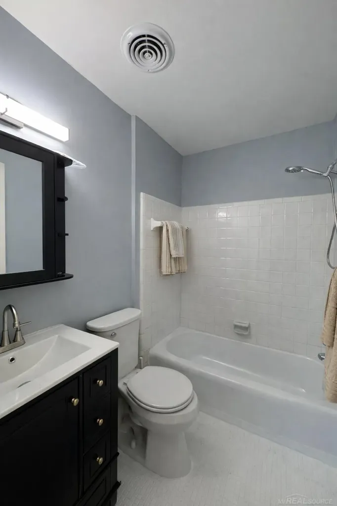 31800 Briar Lane St. Clair Shores City MI 48082
